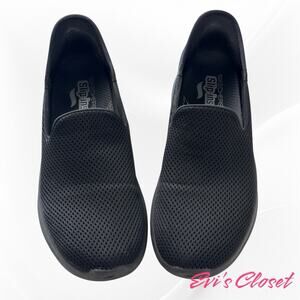 Skechers Women's Slip-In Go Walk Arch Fit Black Walking Shoes Size: US 9